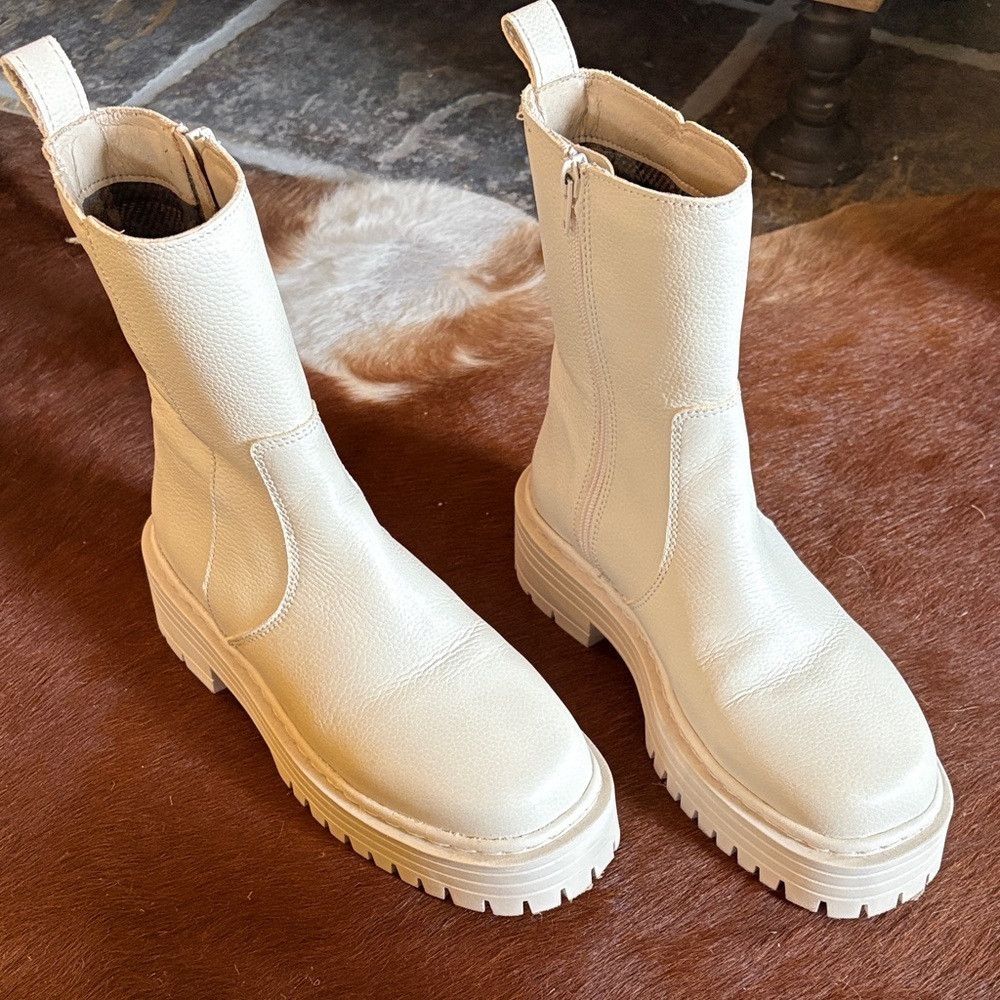 Roolee Leather Panther Ankle Boots Cream size 36/6​​